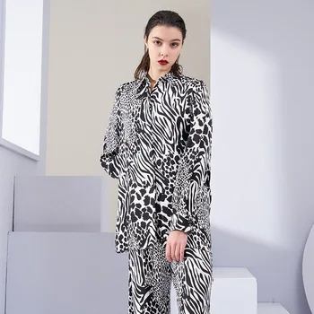 A Coleção Primavera / Verão As Mulheres Leopard Impressão De Mangas Compridas Pijama De Cetim Confortáveis Pijamas Terno De Lazer Pijamas De Casa, Roupa De 2 Peças